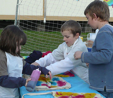 Tie Dye workshop engages children